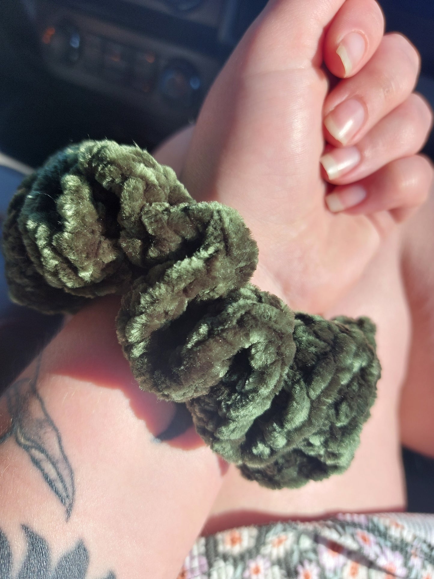 1 mystery Velvet scrunchie